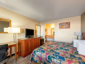 Econo Lodge Phoenix North I-17