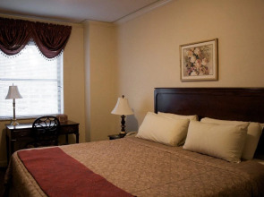 Tremont Hotel by SB at Chicago Magnificent Mile