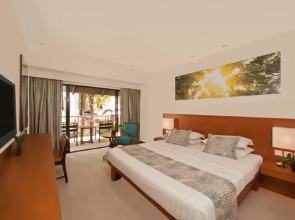 Woodlands Hotel & Resort