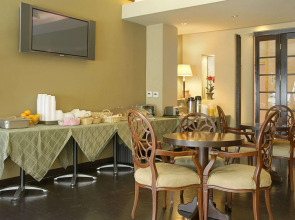 Ramada by Wyndham Los Angeles/Koreatown West