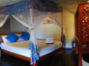 Charm Churee Village