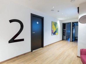 Airhostel Barcelona Airport 24h