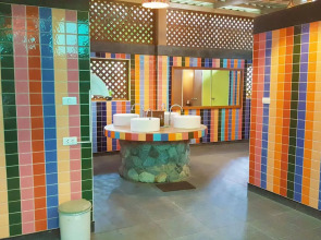 Birds and Bees Resort