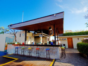 Отель Sevn Legian