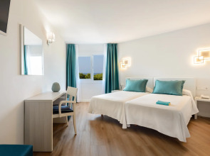 Отель Vibra Beverly Playa