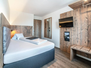 Binders Budget City Mountain Hotel