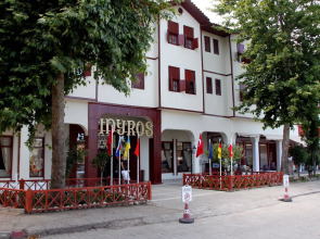 Idyros Hotel