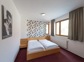 Hotel Garni Pod Skalkou