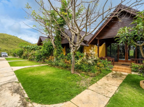 Pini Sentana Village