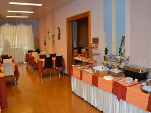 Отель Jr Hotels Gate 7 Bologna 