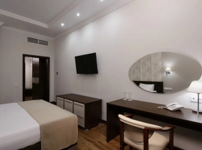 Imeni Chelyskintsev Hotel