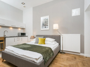 Venetian House Market Square Aparthotel