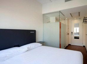 easyHotel The Hague City Centre