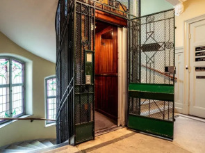 Queen's Hotel by First Hotels