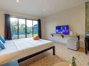 Club 22 Kamala Suites