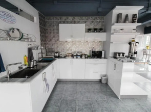 The Moon Hostel Hua Hin