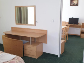 Sunny Day Club Hotel