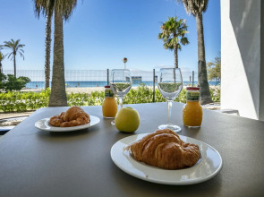 Pins Platja Apartments