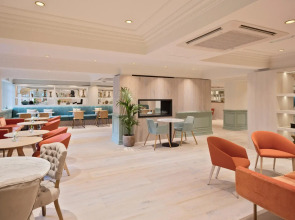 Melia White House Apartments