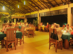 Puri Sari Beach Hotel