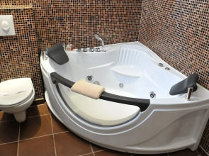 Queen's Astoria Design Hotel