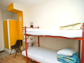 Kensal Green Backpackers 1