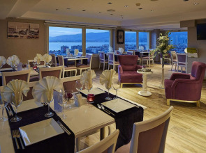 Doubletree By Hilton Hotel Izmir - Alsancak