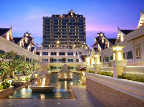 Курортный отель Grand Pacific Sovereign Resort & Spa