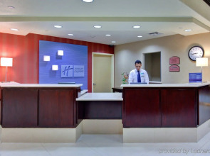 Holiday Inn Express & Suites Hollywood Walk Of Fame