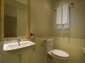 OYO 2854 COZY B&B Seminyak