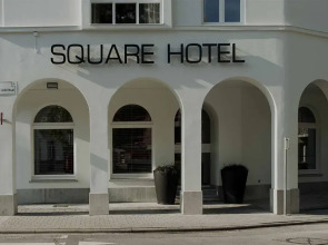 Square Hotel