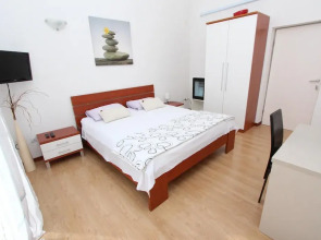 Rooms and Apartment Luana