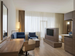 Отель Ramada Encore by Wyndham Киев