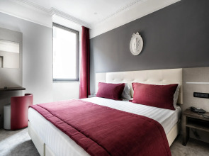 Отель Varese Roma