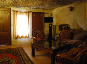 Lalezar Cave Hotel