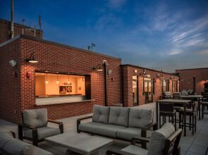 The Yorktowne Hotel, Tapestry Collection by Hilton