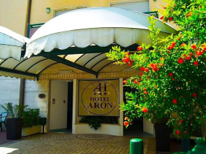 Hotel Aron