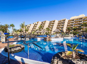 Апарт-отель BlueBay Beach Club