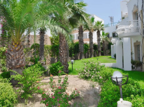 Отель Siesta Beach & Apart