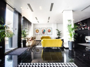 Sea Side by Zvieli Hotels