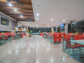 OYO 861 Patong Dynasty Hotel