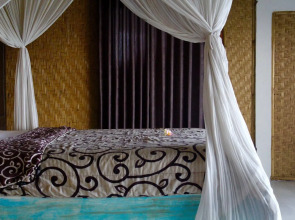 Dikaloha Medewi Surfcamp