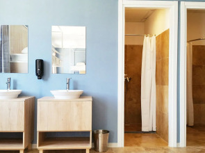 Follow the Sun Boutique Hostel - Pool, Breakfast & Sea Views