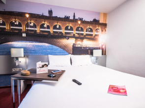 ibis Styles Paris Tolbiac Bibliotheque