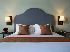 Lovinalife Room & Cafe