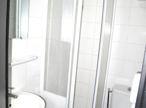 Peace & Love - Hostel