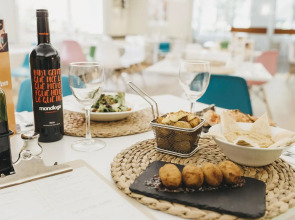 Отель Tres Torres Atiram