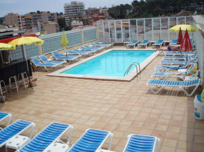 Vintage Hotel Mercedes