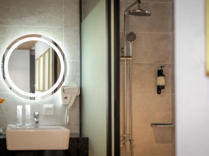 Santa Grand Hotel Central Market