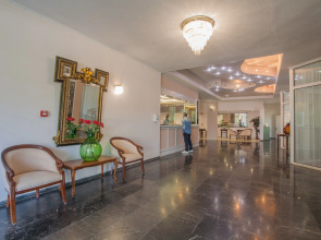 Отель Alexandros 